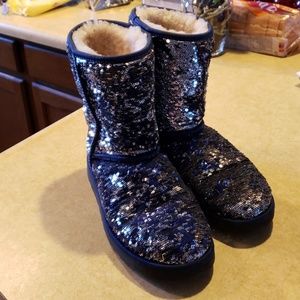 EUC Authentic Blue/Silver Sparkle Uggs